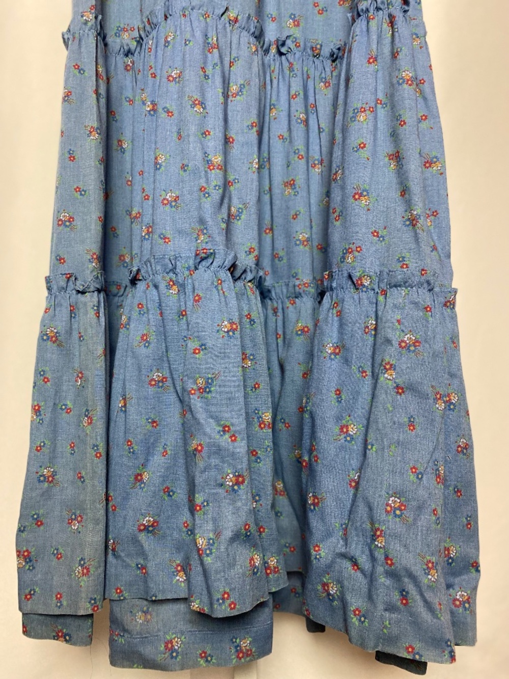 Vintage Womenʻs Light Blue Short Sleeve Prairie Style Floral Hawaiian Muʻumuʻu - Picture 4 of 15